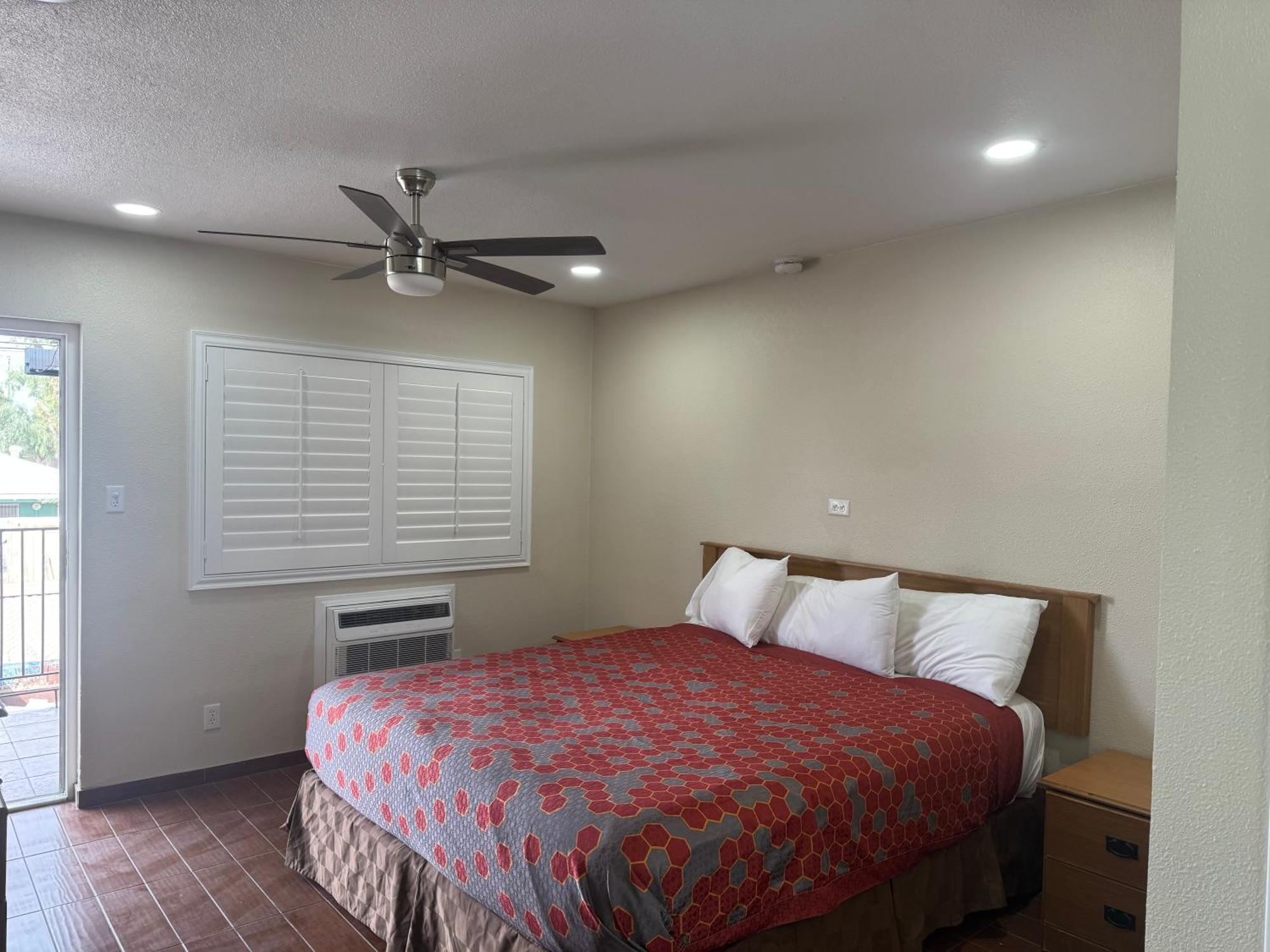 Townhouse Inn And Suites Brawley Bagian luar foto