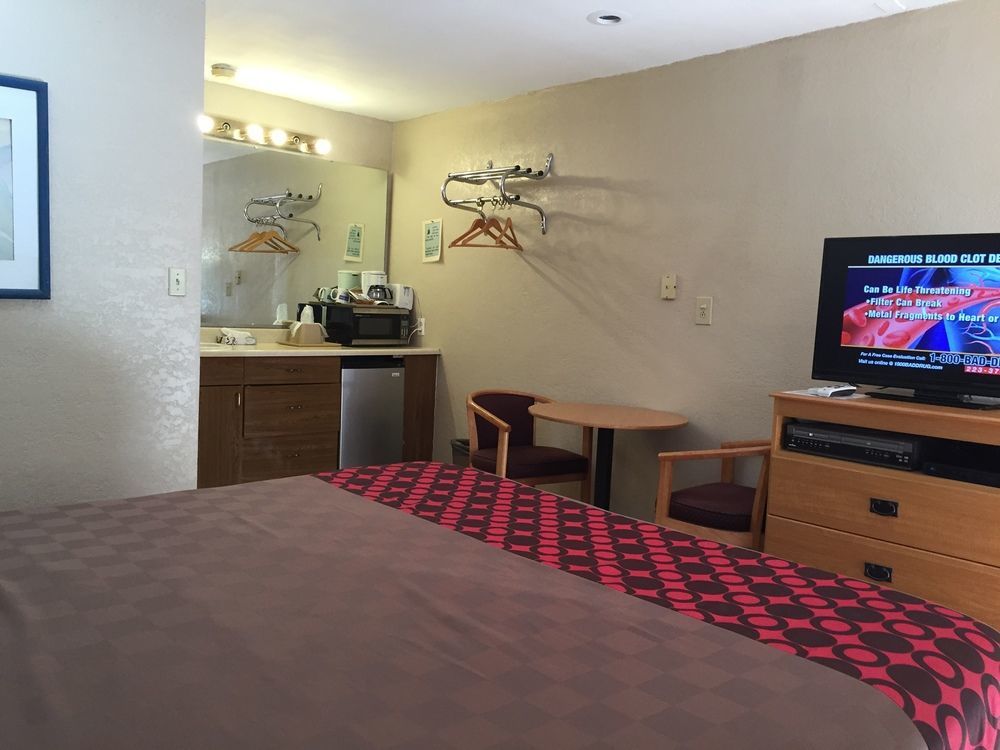 Townhouse Inn And Suites Brawley Bagian luar foto